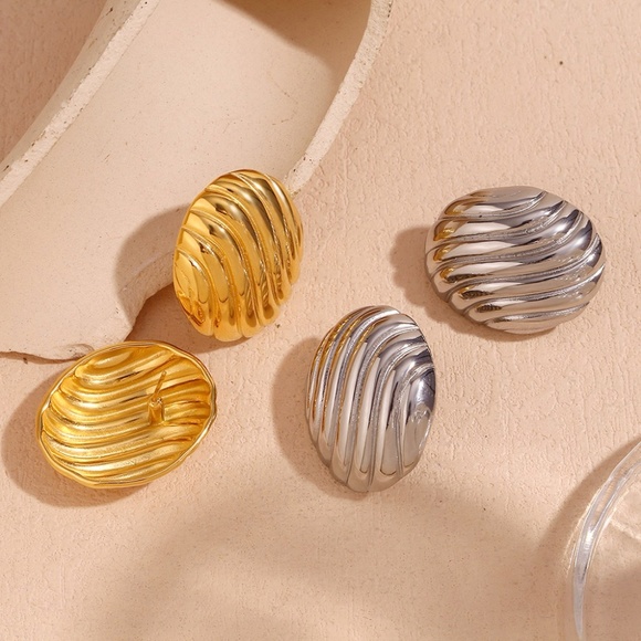 24K Gold Statement Earrings*Waterproof*Sweatproof*Tarnish Free - Picture 4 of 5